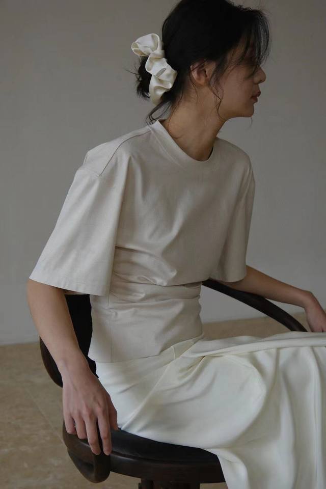lemaire 2025 Spring And Summer New Waist T-Shirt With Wrinkles To Cover The F