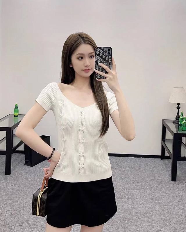 cc Chanel Counter Model With Metal Logo Badge On Waist, Large V-Neck, One-Sho