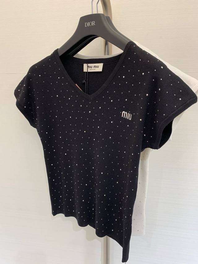 New Summer Collar Rhinestone Short-Sleeved Vest Is Made Of % Wool Fabric, Which