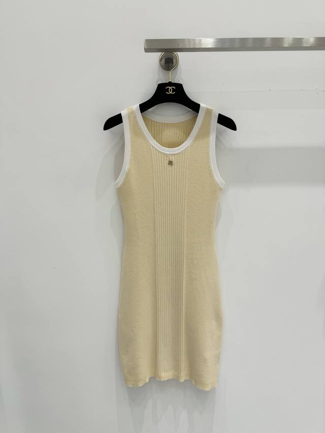chanel 2025 Beach Spring And Summer New Products Contrast Color Slim Fit Knit
