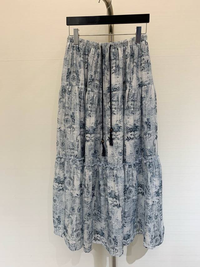 New Summer Retro Jungle Print Long Swing Skirt Adds A Waistline Design. The Uppe
