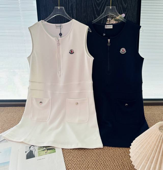 Product name: Moncle* new logo half-zip dress Size: SML Color: white navy Exclus