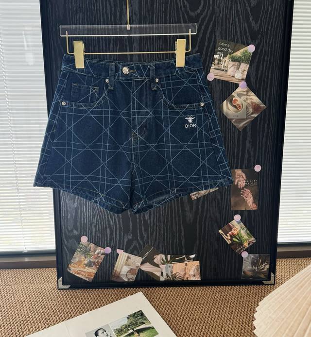 Product name: Dior diamond pattern bee embroidered high waist denim shorts Size: