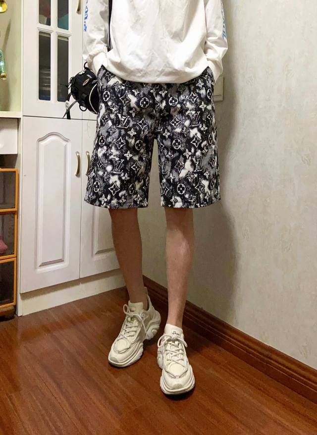 Lv Louis Vuitton phantom knitted jacquard shorts! Loose fit! Customized Lv phant