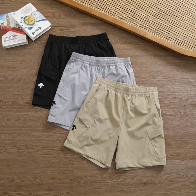 New arrival Brand: Descente Size: ML-Xl-Xxl-Xxxl Color: Black-White-Khaki Type:
