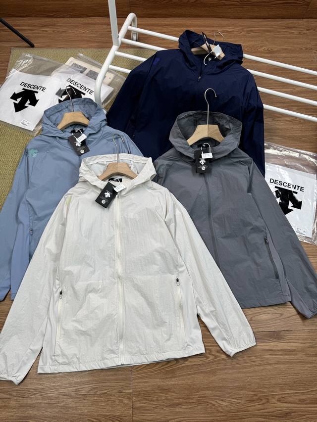 High quality, Sydney paper packaging Descente 25 new summer product! Men's outdo