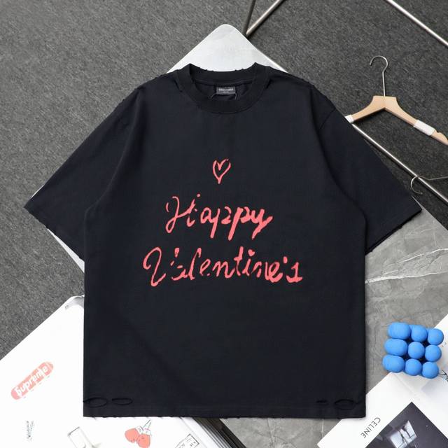 New top replica high-end customization Balenciaga New Hand-painted Heart Letter