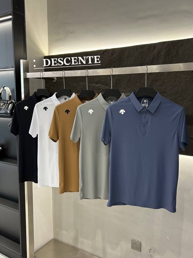 Price reduction! Available. Descente quick-drying sports casual short-sleeved po