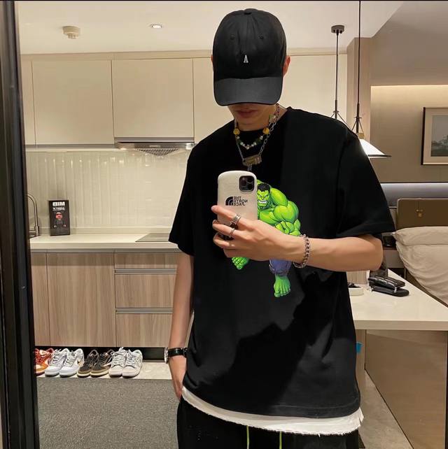 Balenciaga Hulk round neck short-sleeved half-sleeved T-shirt The fabric is made