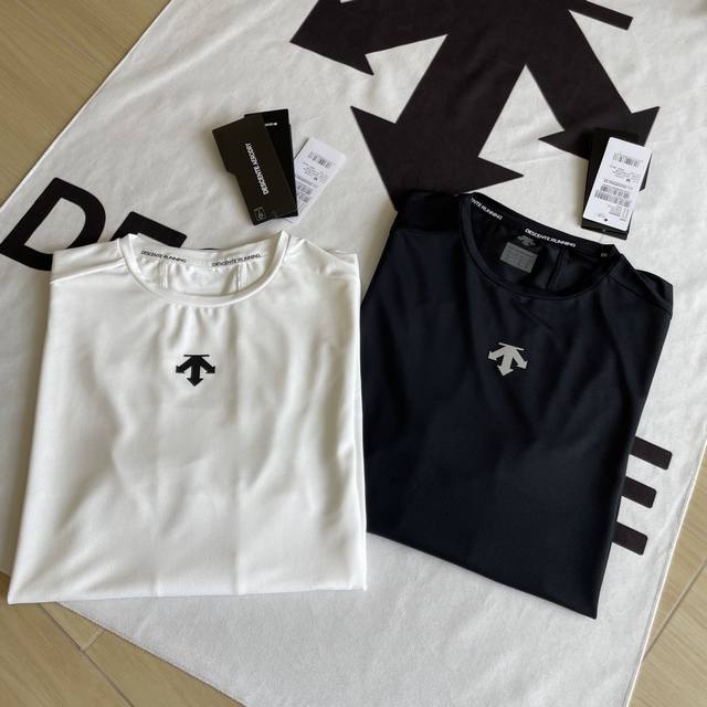 Details Descente Running series casual sports round neck breathable short sleeve