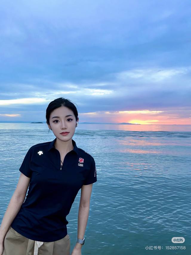 25Ss New Descente Women's Waist Polo Shirt Shoulder Letter Design Descente Women