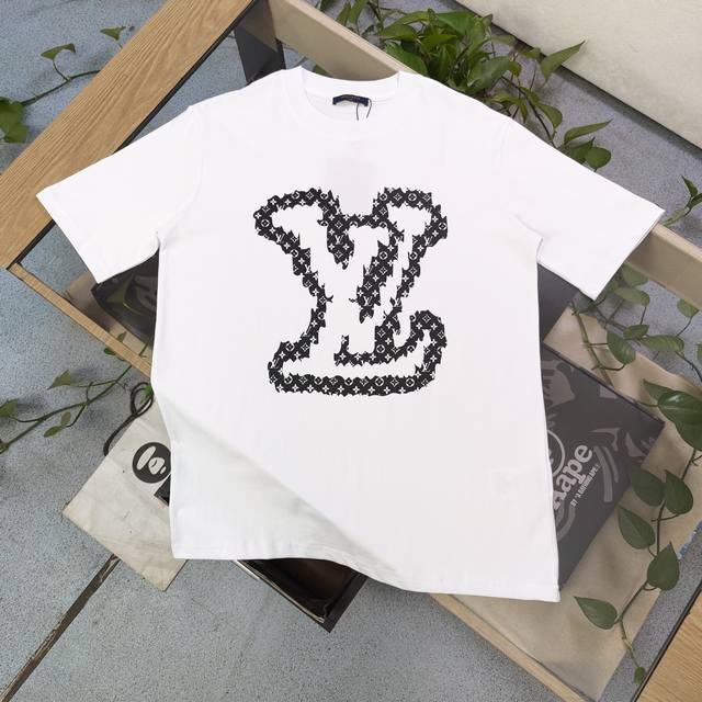 Special price Black: S2 M10 L10 Xl7 White: M1 L8 Xl4 Style number: Zsf 12 High v
