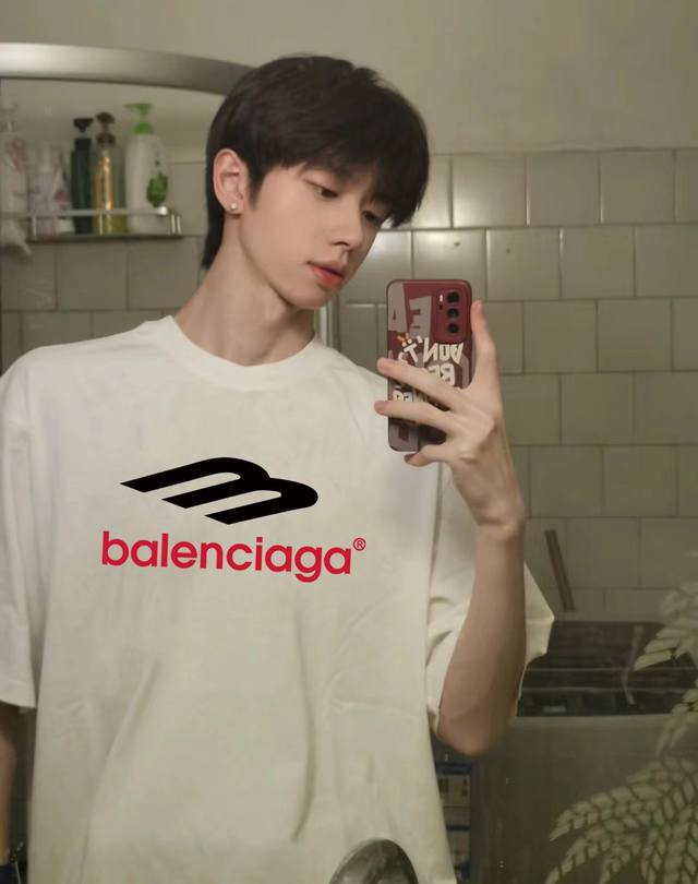 Balenciaga round neck short sleeve half sleeve T-shirt The fabric is made of 260