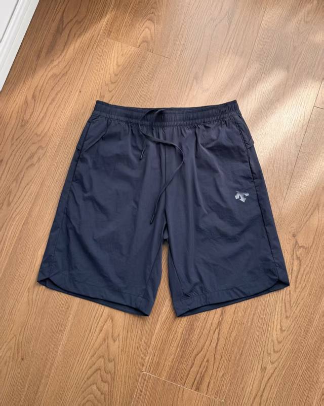 New arrival! Descente Essential series breathable men's woven quick-drying short