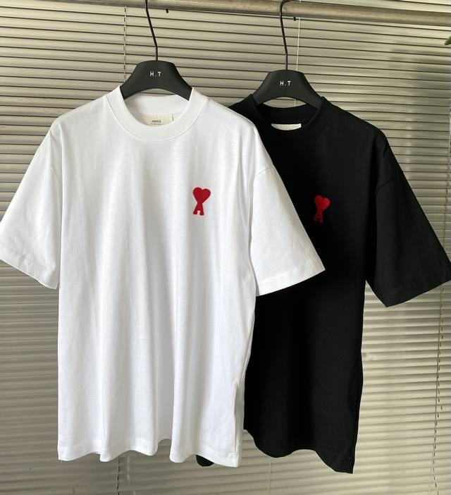 New arrival! Two classic colors, a hit on Xiaohongshu! Ami Paris unisex style! N