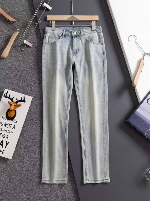 Burberry Warhorse light blue skinny jeans The leather label is the finishing tou