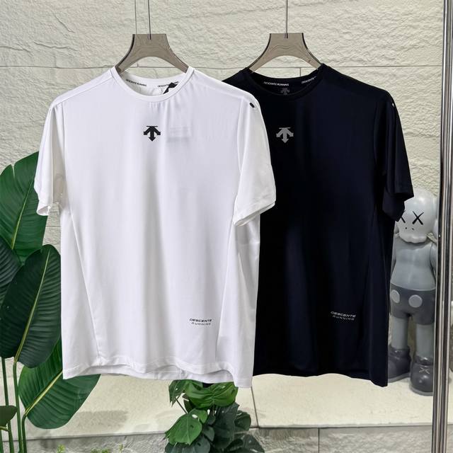 Descente Running series casual sports round neck breathable short-sleeved T-shir