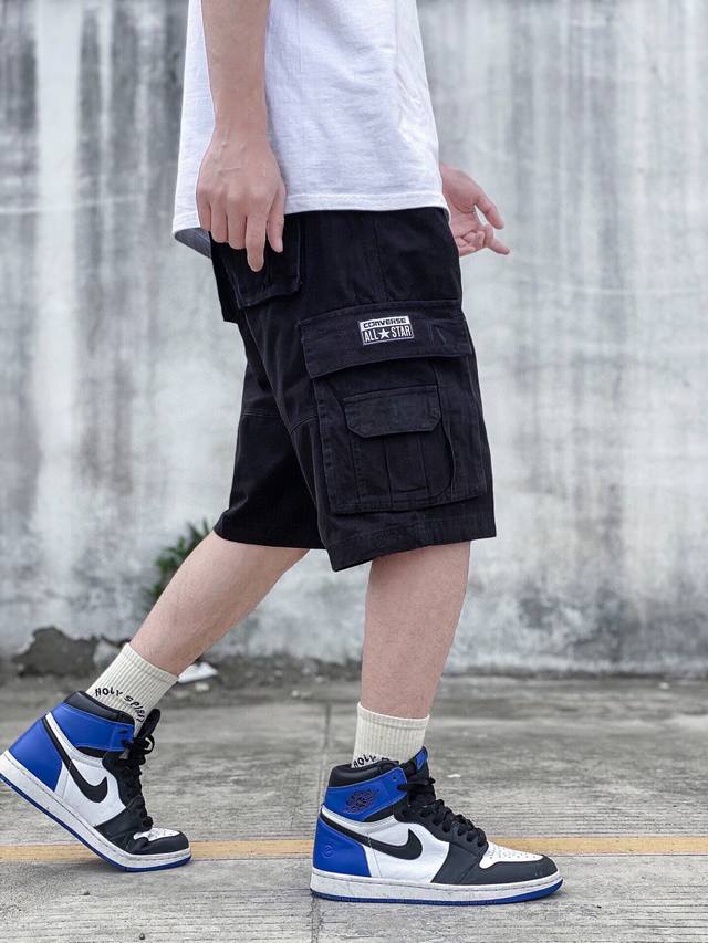 Converse new three-color multifunctional pocket work shorts Three colors are rel