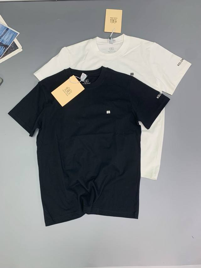 Kolon Sport classic round neck short sleeves with small logo print on chest Same