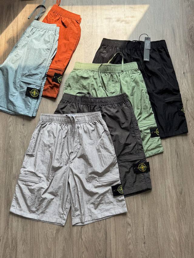 Stone Island solid color logo casual shorts Size SML Xl Waist 36 38 40 42 Hips 5