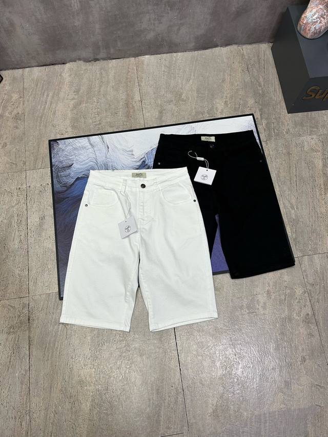 Hermes jeans Popular summer Hermes new super soft double horse denim shorts! H's