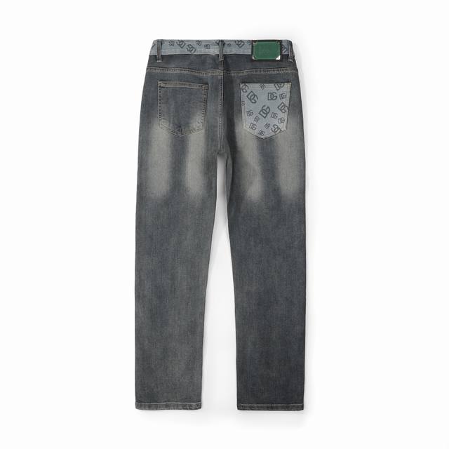 Dg Dolce & Gabbana's new spring and autumn jeans are very handsome and stylish.