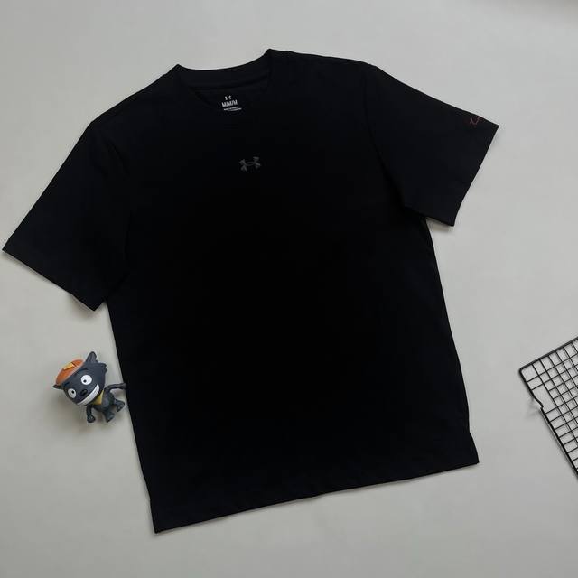 Under Armour 25Ss Summer Quick Dry Short Sleeve! High quality custom fabric, lig