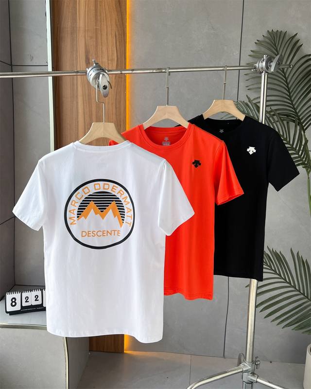 Descente 2025Ss new round neck short-sleeved T-shirt with round back print is a