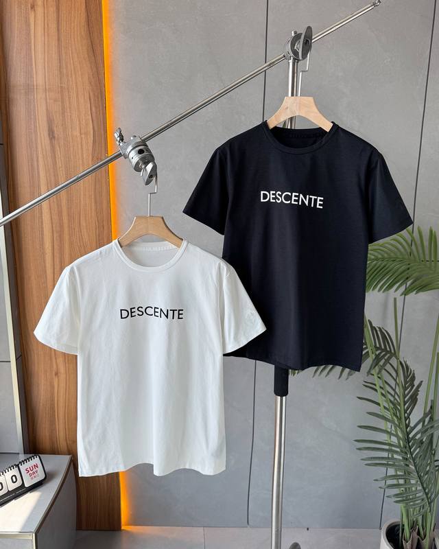 Descente Essential series men's short-sleeved T-shirts. New summer sports short-