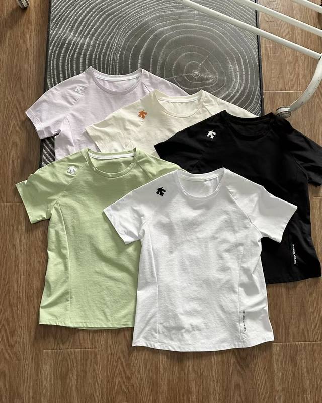 Women's! High-quality Descente women's five-color short-sleeved round neck T-shi