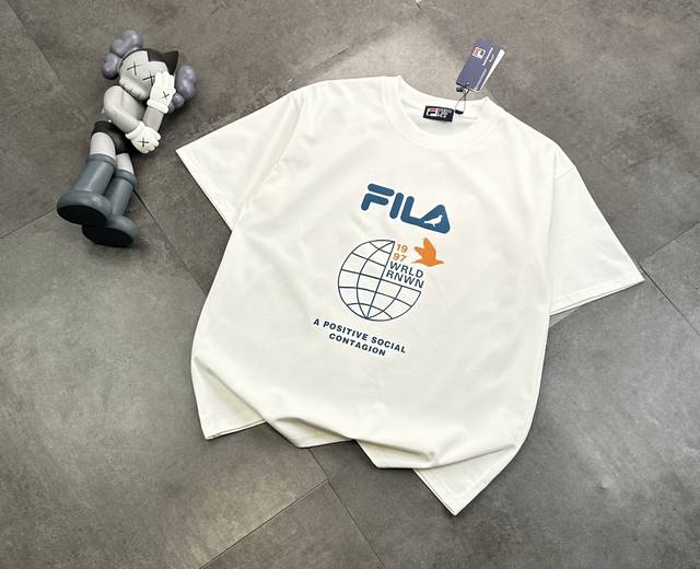 The same style short-sleeved shirt as the official website of the trendy brand F
