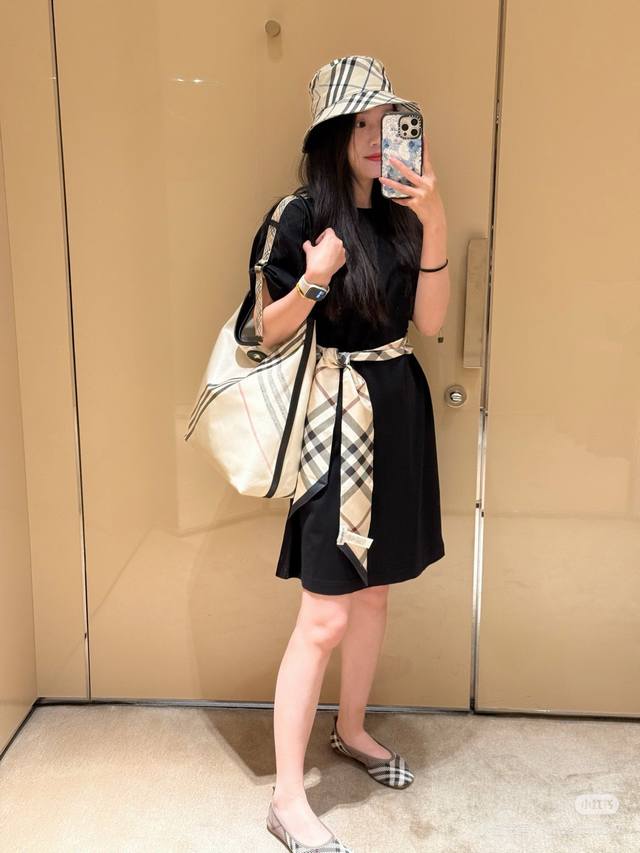 New arrival Burberr* Burberry 25Ss new summer sports style dress Comfortable and