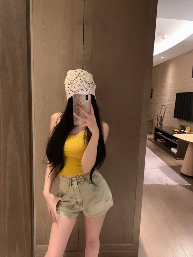 New arrival Louis Vuitto* Silicone-permed denim shorts Girls of all shapes and s