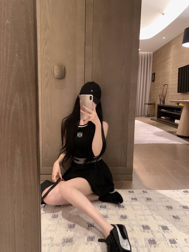 New Arrivals Loew* Loewe Custom Logo Lettering Elastic Contrast Color Vest Dress