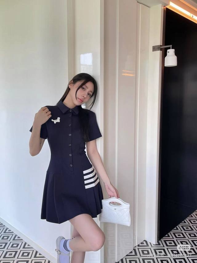 New heavy-work details Tb college style super cute and age-reducing dress The up