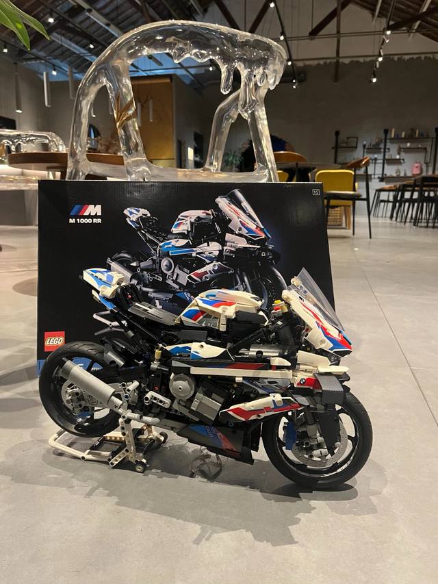 Highly recommended BMW M1000Rr mechanical group building block model