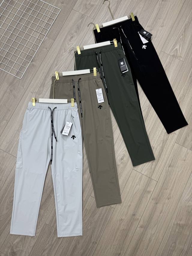 ؼDetails of the new Descente quick-drying trousers Descente four-color sports fu