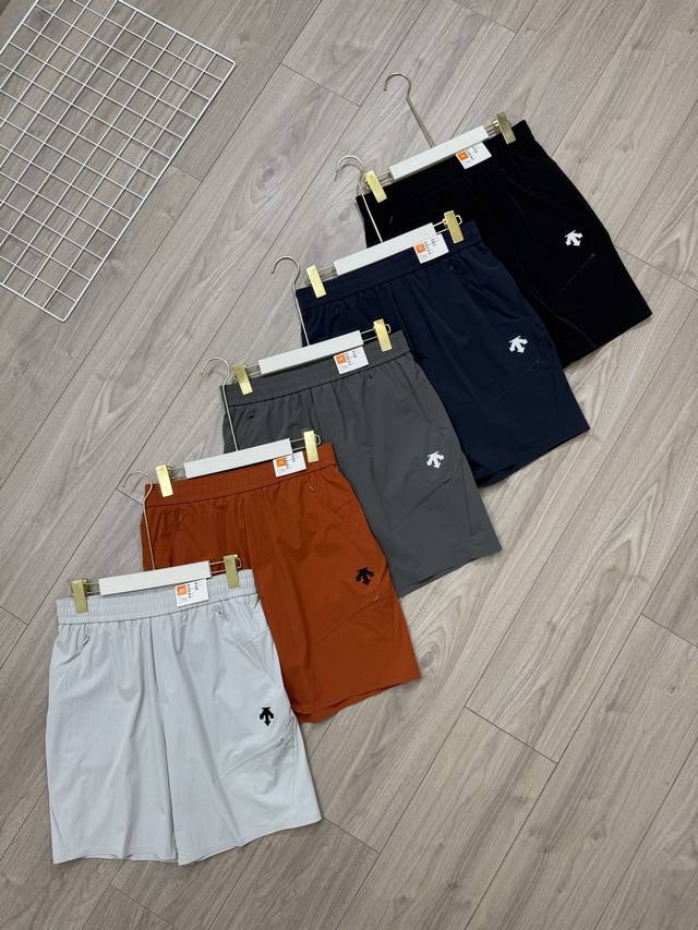 Details of the new Descente quick-drying shorts Descente five-color new woven me