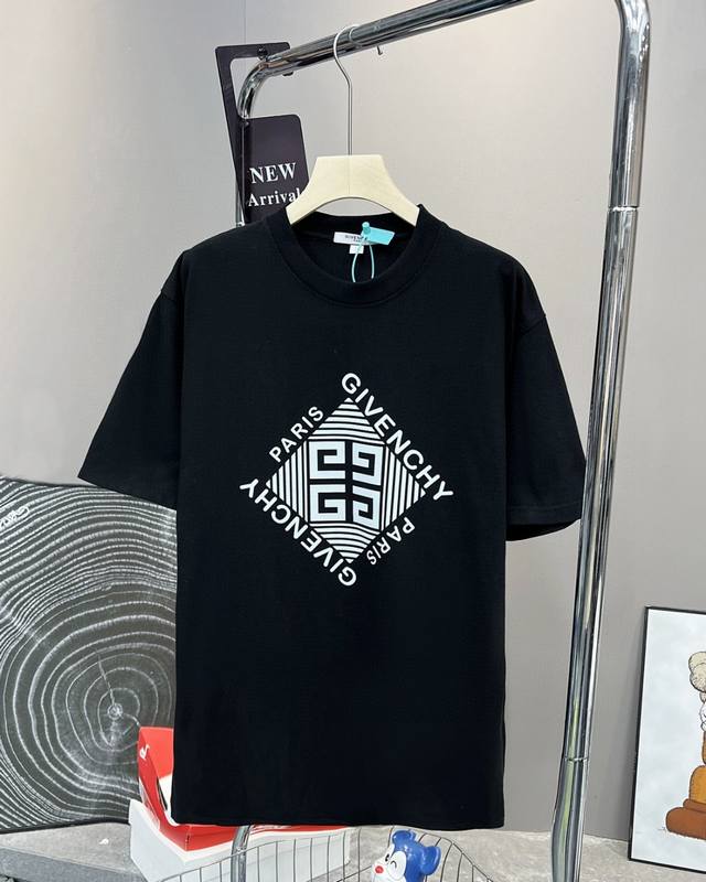 Gvc Givenchy 25Ss new diamond letter Logo couple short sleeves, a super classic