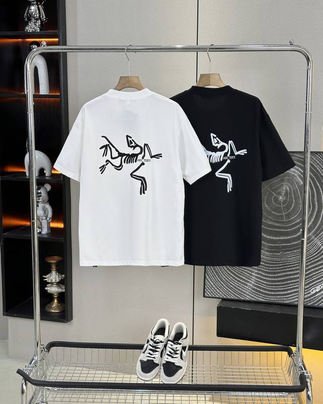 Arc'teryx 25Ss new summer model with classic big logo on the back, couple short