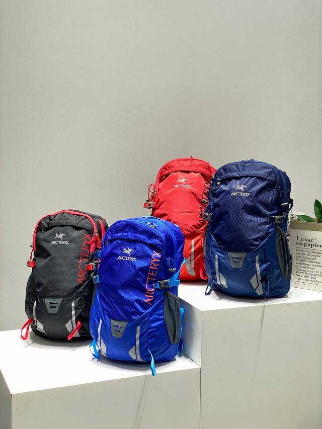 All colors are available! Arcteryx Arc'teryx outdoor men's and women's travel ba