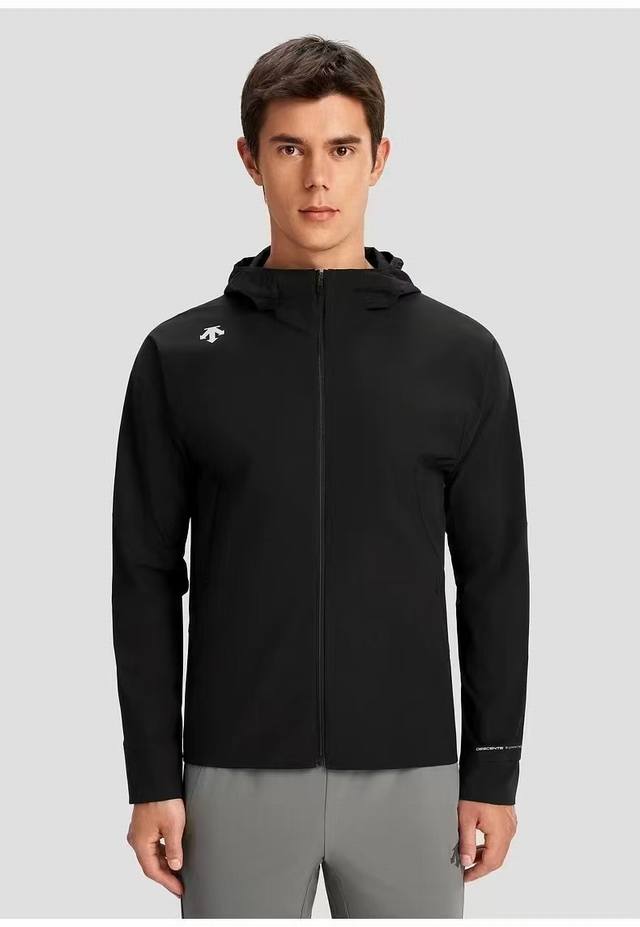 Descente lightweight sun protection unisex sports top with three-dimensional tai