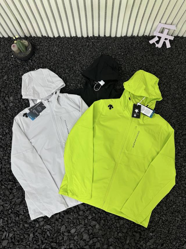 Descente Summer Men's All-Weather Outdoor Sports Travel Hiking Lightweight Jacke