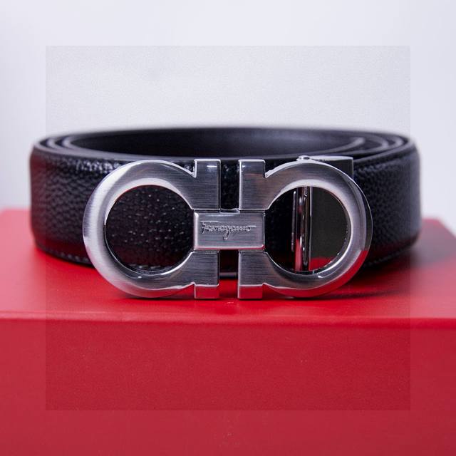The latest model of Ferragamo Ferragamo pin buckle belt is here. The buckle head