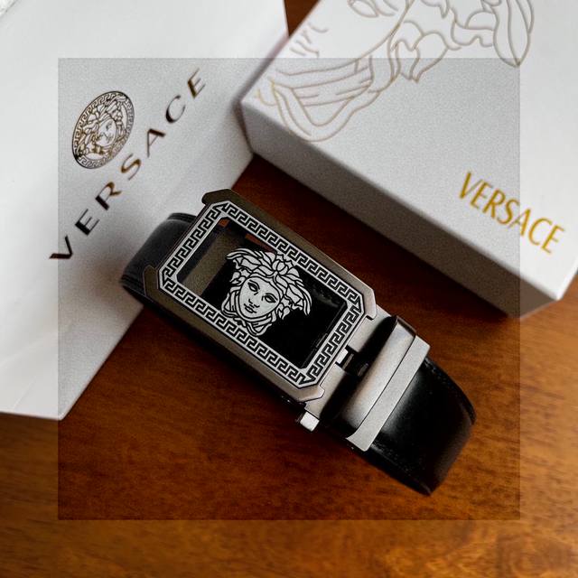 High-end Versace automatic snap buckle belt has received numerous positive revie