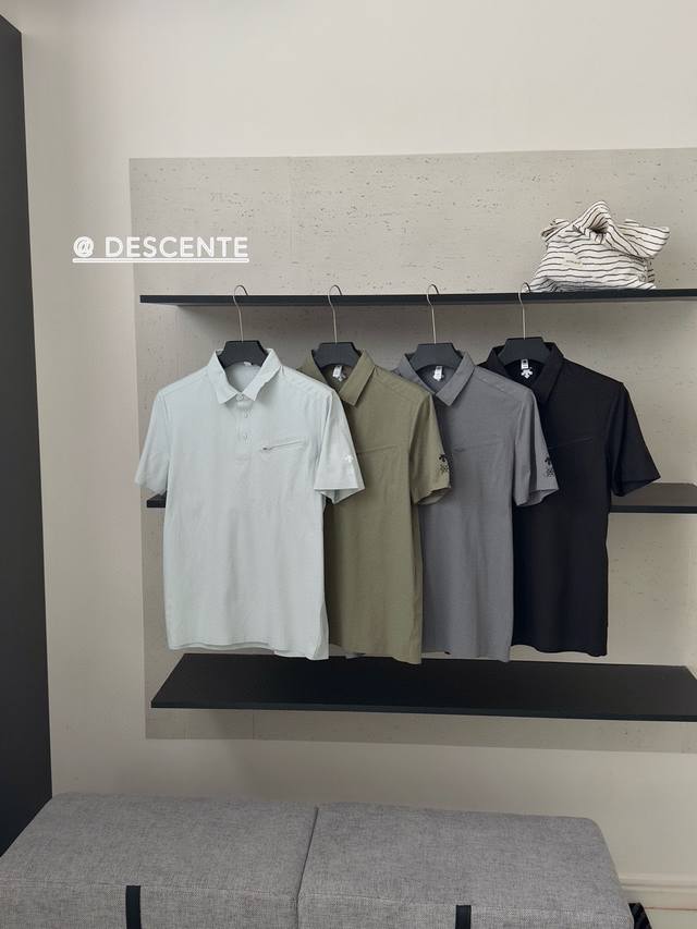 Descente | Men's classic Logo side label Polo short sleeves The fabric uses high