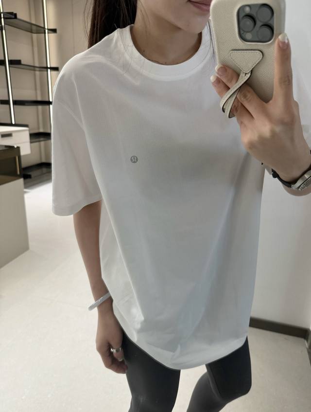 Lululemon Basic chest logot shirt short sleeves unisex I love this T-shirt for t