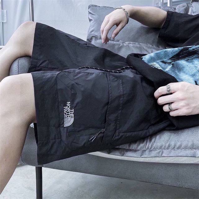 New high-end welfare model North Face Tnf workwear big pocket couple shorts 5-po