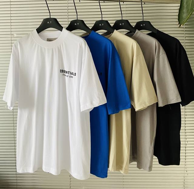 New arrival! The cornerstone of your wardrobe, the comfortable and versatile Ess