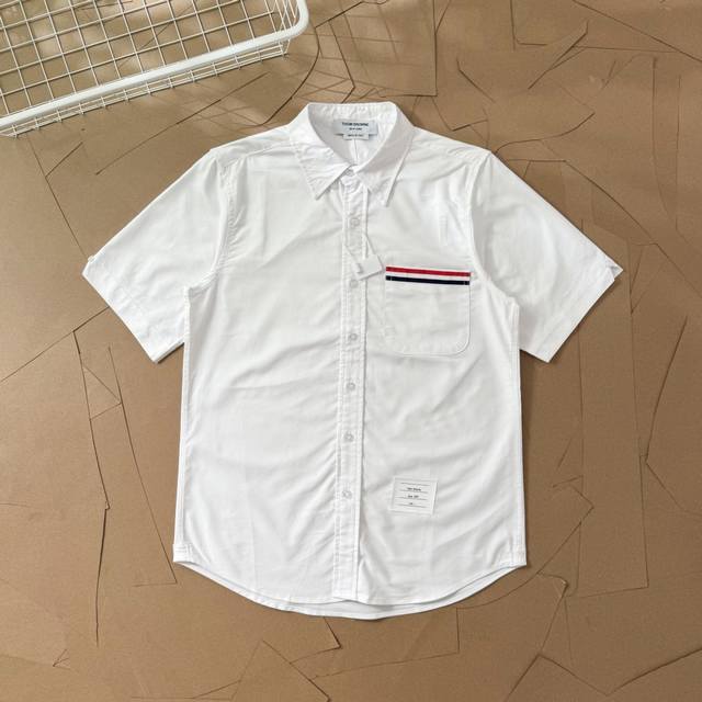 Tb chest pocket ribbon Oxford short-sleeved shirt T68 Thom Browne. Tb chest pock